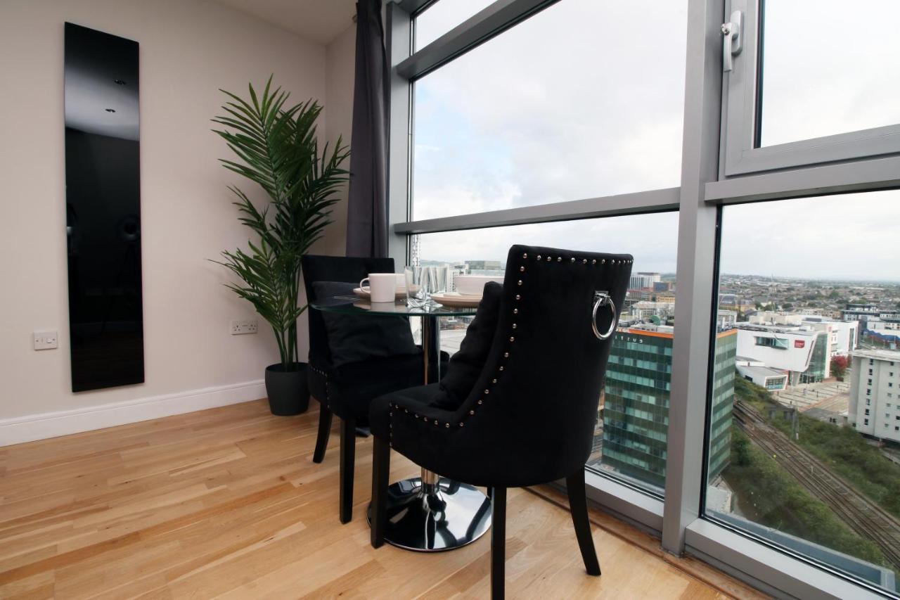 The View - Long Stay Offer - Modern Central Apartment And Parking By Cto Serviced Apartments Κάρντιφ Εξωτερικό φωτογραφία